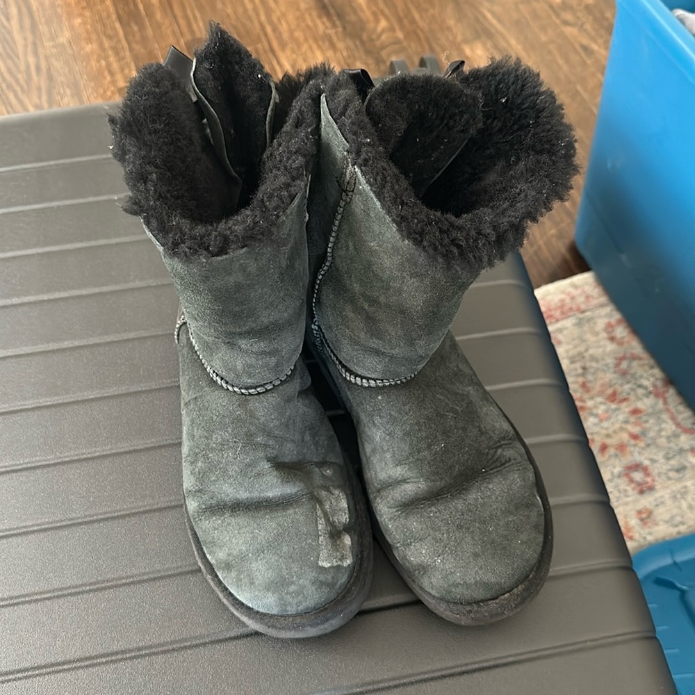Bow Ugg boots